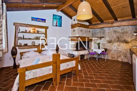 Hvar - Vila prvý rad pri mori