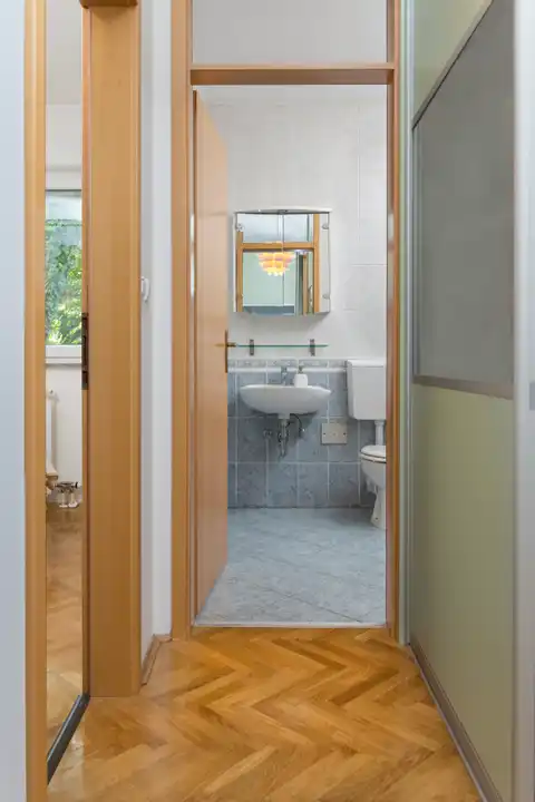 Zagreb, Maksimir - Dvosoban stan u urbanoj vili s parkingom