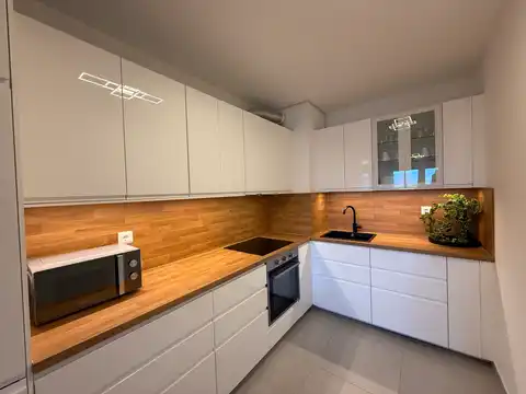 Záhreb, Borongaj - dvojizbový byt s terasou a výhľadom na zeleň.