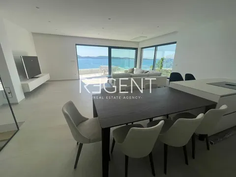 Sukošan – Luxusní moderní byt se střešní terasou 139 m2