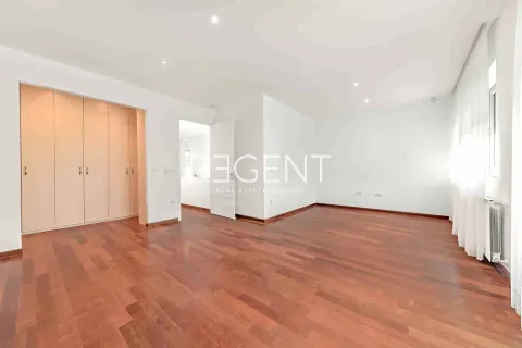 Záhřeb, Šestine - Luxusní dům s bazénem 400 m2