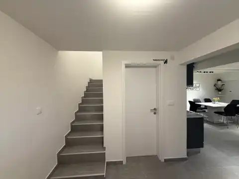 Zagreb, Borongaj - prostrani šesterosoban stan