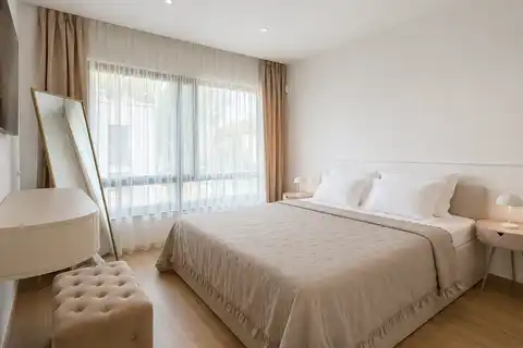 Vila 200 m², Pula — 3 spavaće sobe, grijani bazen, garaža, sauna