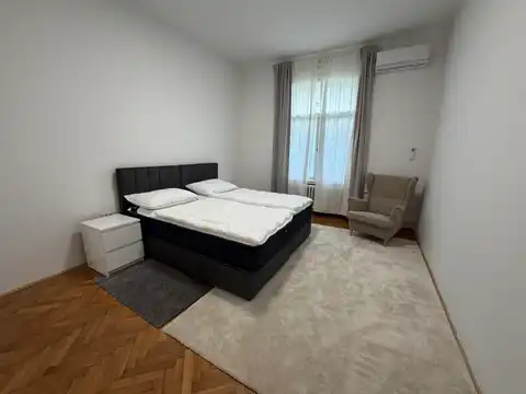 Zagreb, Center - Štirisobno stanovanje za najem