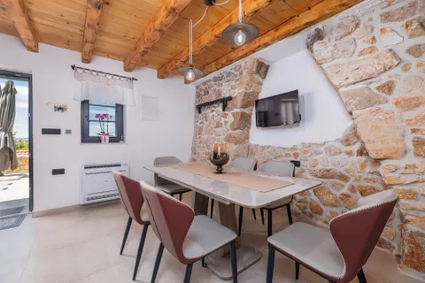 Krk - Luxusná vila na prenájom 135 m2