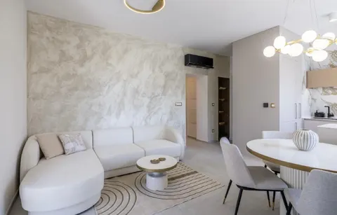 Split, Bačvice - Luksuzan dvosoban stan 64 m2