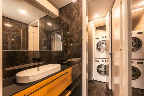 Split, Trstenik - Atraktívní komerční prostor v budově Orin