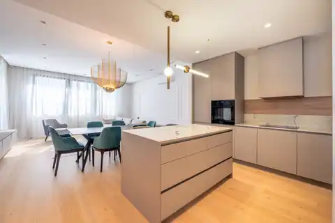 Zagabria, Centro - Moderno appartamento con tre camere da letto in affitto