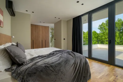 Istra, Oprtalj - Luksuzna dizajnerska vila 682 m2 novogradnja