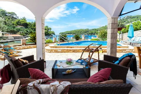 Ostrov Korčula – Okouzlující vila v zátoce s bazénem 460 m2