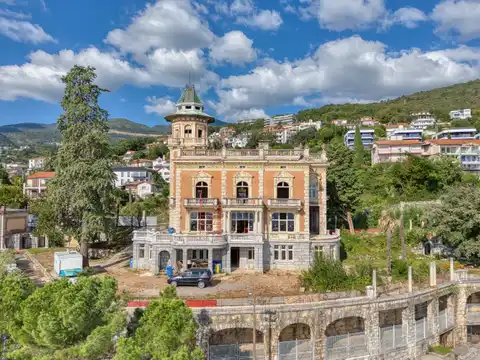 Ičići, Opatijska rivijera – povijesna vila s pogledom na more