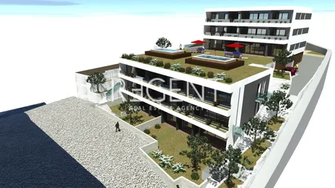Split, Podstrana - Luxusní dvoupodlažní byt první řada u moře, 200 m2