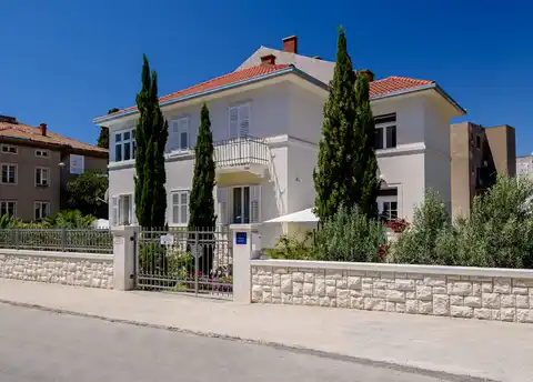 Сплит, Бачвице - Двухуровневая квартира 170 м², 3 комнаты, бассейн, 2 парковочных места
