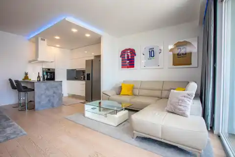 Split, Žnjan - Dvosoban stan sa loggiom i pogledom na more