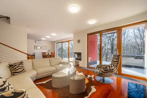 Zagreb, Remete - Atraktivan dvoetažni stan s pogledom na prirodu