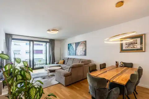 Stan 112 m², Vrbani — 3 spavaće sobe, balkon, 2 garaže