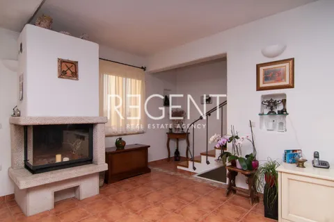 Brač, Mirca - kamenná vila s výhledem na moře, 300m2