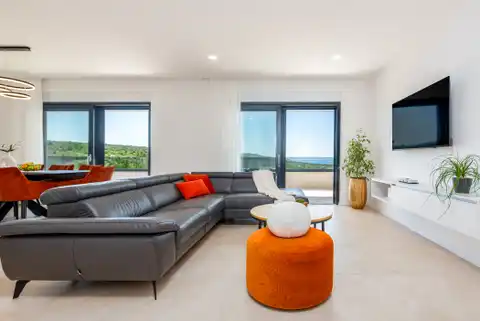 Zadar, Rovanjska – villa de 220 m², piscine et vue sur la mer