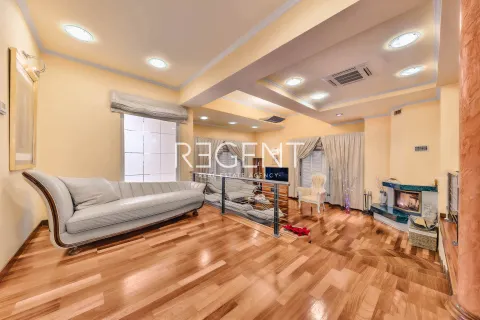 Záhreb, Maksimir – Nádherná rodinná vila s bazénom 600 m2