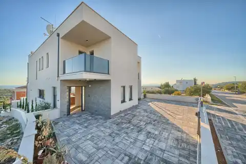 Primošten – Luxusná vila s infinity bazénom, 450 m2 novostavba