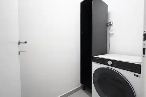 Zagreb. Blato - moderan trosoban stan s garažnim parkirnim mjestom