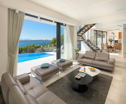 Hvar – Moderna vila s pogledom na more 195 m2