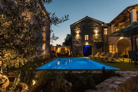 Crikvenica - Bajkovita kamena vila 200 m2