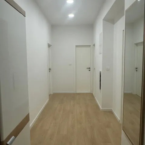 Split, Marjan - Trojizbový byt s loggiou 99 m2 DLHODOBÝ PRENÁJOM