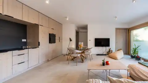 Ravna Gora, kuća 146 m² — 2 stana, privatni lift, bazen
