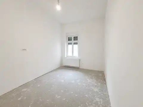 Zagreb, Zentrum - Wohnung 111 m², erster Stock, 4-Zimmer, Rohbau