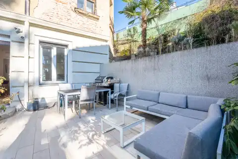 Zagreb, Nazorova ulica - Renoviran trosoban stan, rijetkost na tržištu