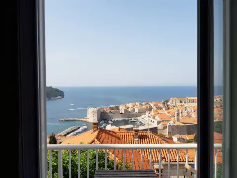 Dubrovnik, StariGrad – Atraktivna moderna vila s pogledom na grad