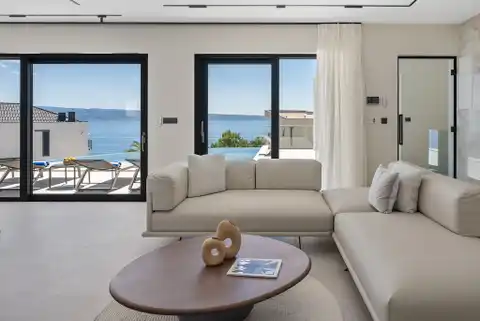 Podstrana - Vila s bazénom a výhľadom na more