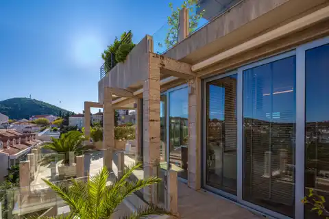 Dubrovnik, Lapad – penthouse 268 m², krovna terasa, bazen, garaža