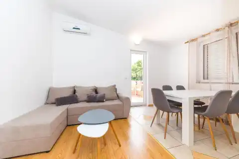 Makarska, Baška Voda - Apartamentowiec z 18 jednostkami mieszkalnymi