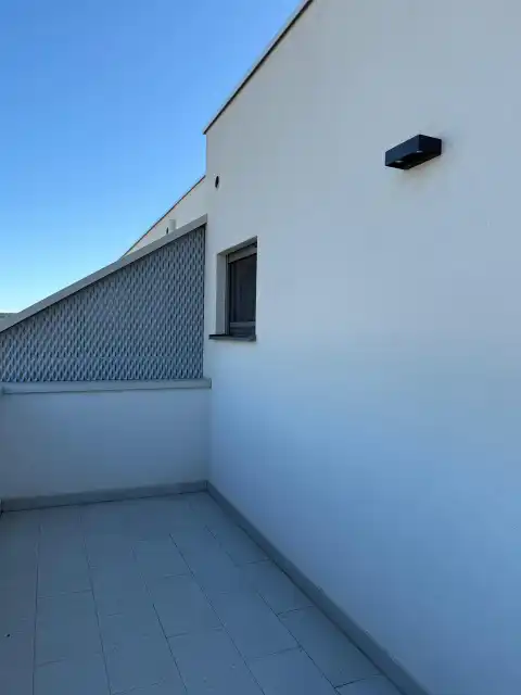 Castel Stafilić - Attico con due camere da letto e garage