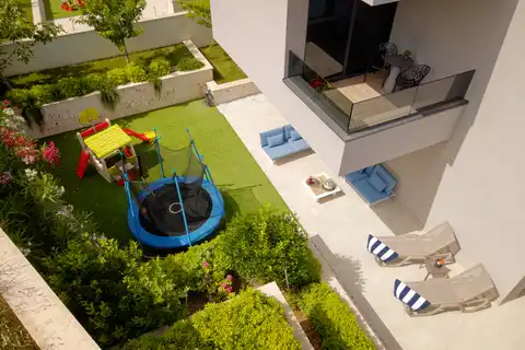 Marina Hills Resort — 3 vile s bazenom, 12 soba i pogled na more