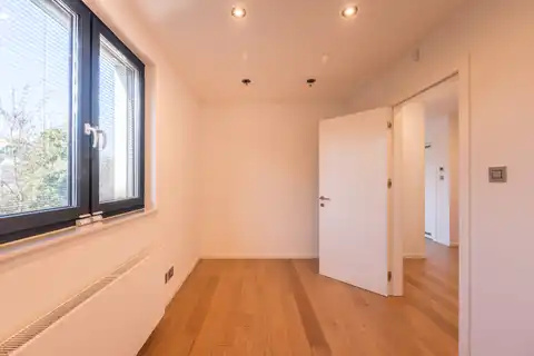 Загреб, Сребрняк – роскошная четырехкомнатная квартира