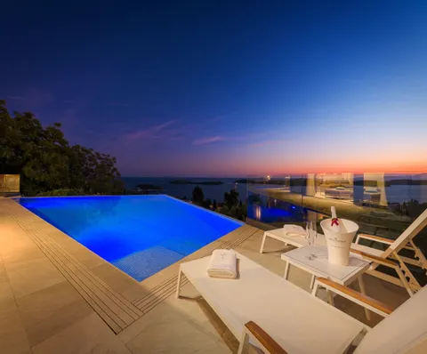 Hvar – Moderna vila s pogledom na more 195 m2