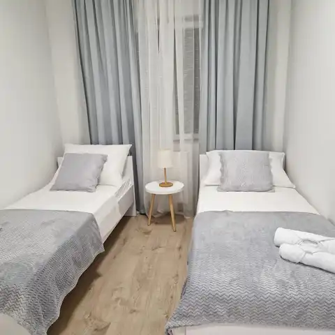 Split, Kamen - Appartement de trois pièces avec jardin privé