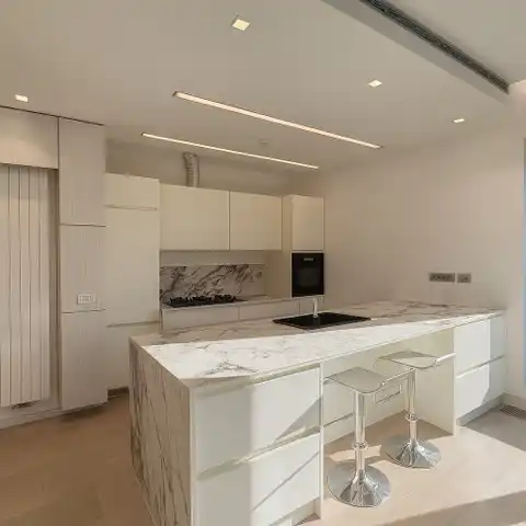 Ljubljana, Pantovčak - sodoben in prostoren apartma s pogledom na zelenje