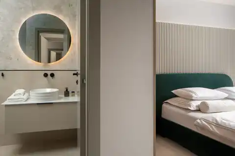 Podstrana - Moderná luxusná vila s bazénom a strešnou terasou