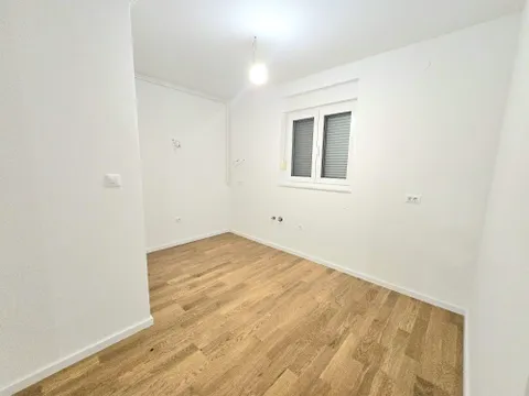 Sveta Nedelja, Kerestinec - Trzypokojowe mieszkanie 100 m2 z ogrodem