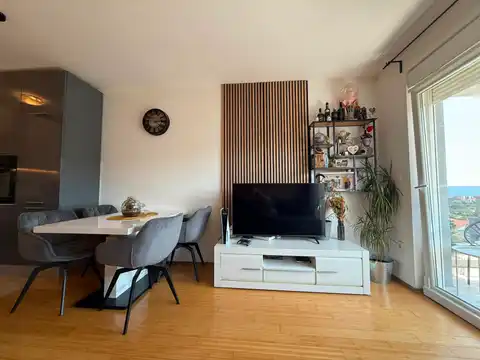 Split, Kila — Dvosobno stanovanje 66 m², balkon, garaža, novejša stavba