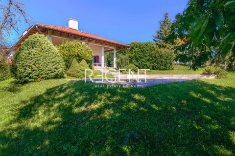 Zagrzeb, Šestine - Willa rodzinna otoczona zielenią 550 m2