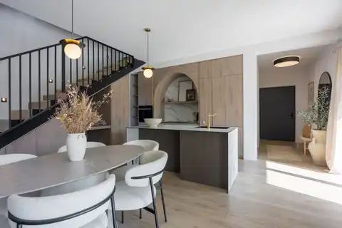 Istra, Svetvinčenat - Moderna vila s grijanim bazenom