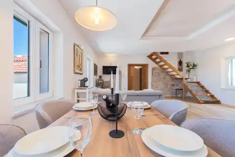 Makarska, Zentrum - Charmante Maisonette-Wohnung im Stadtkern