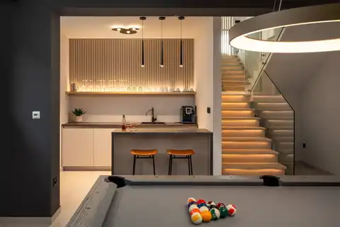 Podstrana - Moderná luxusná vila s bazénom a strešnou terasou