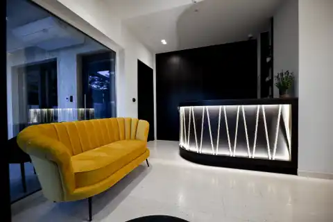 Zadar, Turanj – Luksuzna vila s apartmanima, prvi red do mora