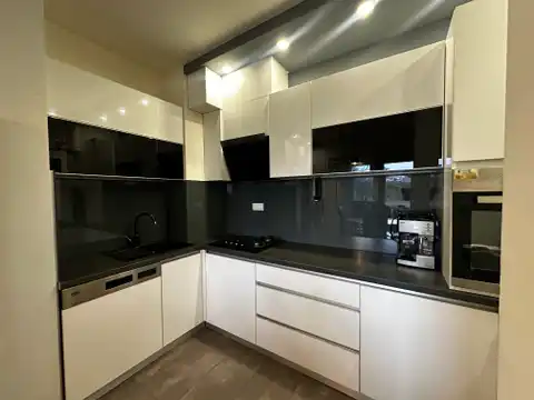 Split, Žnjan - Dvosoban stan 76 m2, prvi red do mora